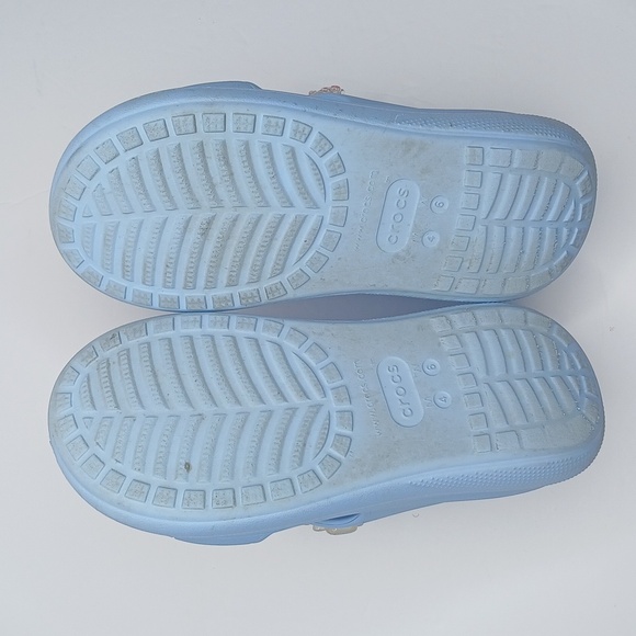 Crocs Classic Clogs with assorted Jibbitz charms - Picture 6 of 7